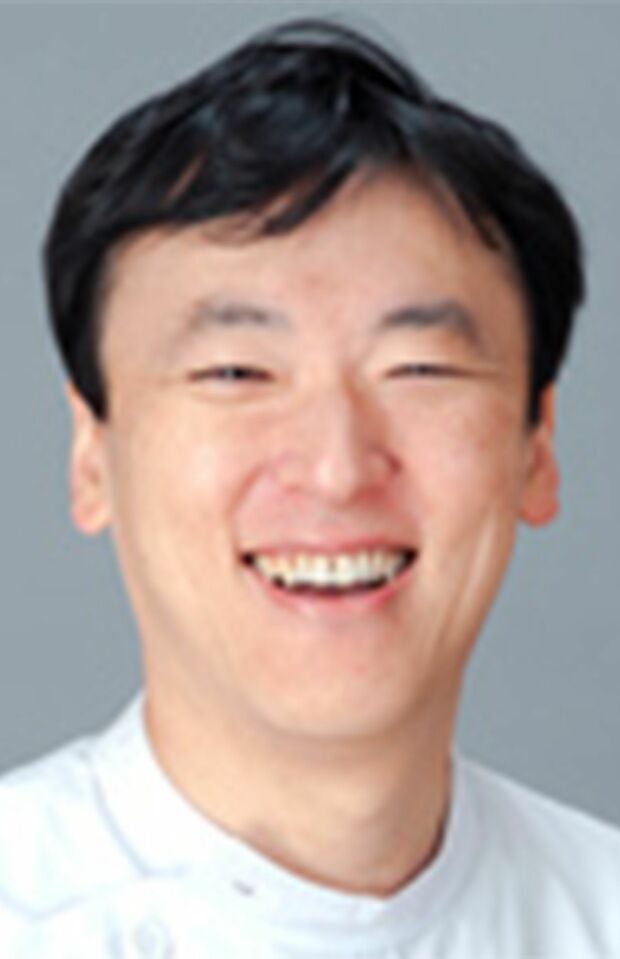 小川朝生先生●国立研究開発法人国立がん研究センター東病院精神腫瘍科長、先端医療開発センター精神腫瘍学開発分野分野長。1999年大阪大学卒。国立病院機構大阪医療センターなどを経て現職。一般社団法人日本総合病院精神医学会一般病院連携精神医学特定指導医、一般社団法人日本認知症学会専門医・指導医。