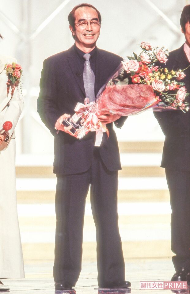 '99年、その年に活躍した芸能人に贈られるゴールデン・アロー賞を受賞。同年に高倉健さん主演の映画『鉄道員（ぽっぽや）』にも出演した