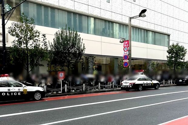 『まじかるちいかわストア　新宿マルイ店』付近にはパトカーが（Xで拡散されている写真）