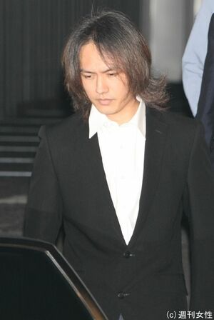 クスリ芸能人の今、押尾学はFX関連の情報商材の広告塔に