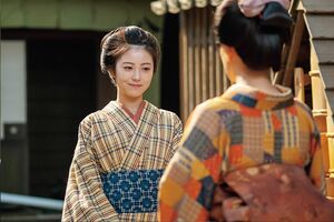 母・まつ(牧瀬里穂)は寿恵子に「男の人のためにあんたがいるんじゃないの。あんたはあんた自身のためにここにいるの。だからいつだって、自分の機嫌は自分でとること」　写真提供／NHK