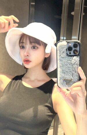 昨年11月ごろから《顔、変わった？》と話題になっている明日花キララ（本人Xより）