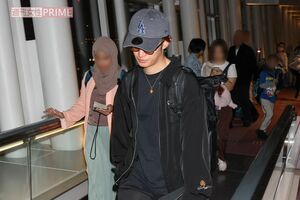 2024年5月22日、羽田空港第3ターミナルに到着した向井康二