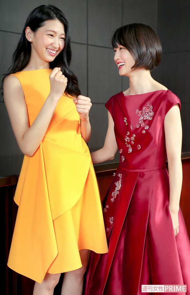 是永瞳、剛力彩芽　撮影／佐藤靖彦