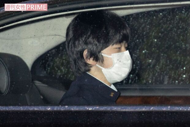 上皇ご夫妻へのご挨拶を終えて高輪皇族邸から出られる悠仁さま