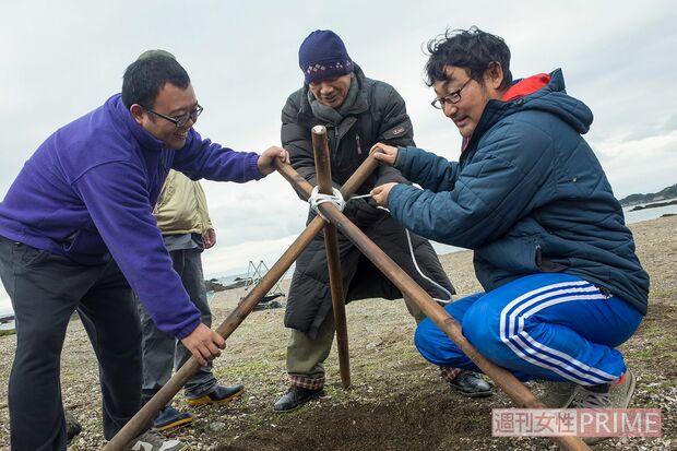 怪しい探検隊の後継団体・雑魚釣り隊。活動にはキャンプとたき火、お酒が欠かせない　撮影／内海裕之
