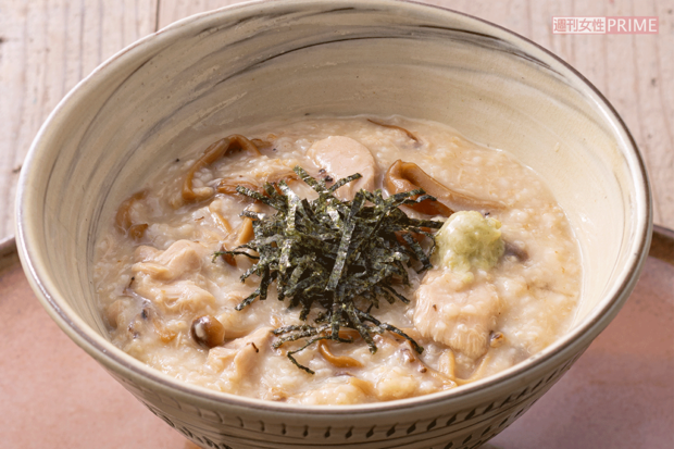 【ツナとなめたけのお茶漬け風】具材のうまみでたっぷり吸ってウマウマ！（調理／牛尾理恵・撮影／廣瀬靖士）