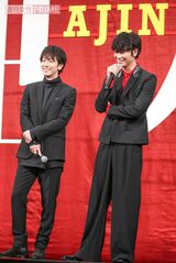 佐藤健、綾野剛　撮影／竹内摩耶