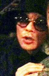 赤西仁主催の知人の誕生日パーティーにやってきた、氣志團の綾小路翔