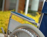 シングル介護の44歳女性「認知症の母を殺しそうになった」