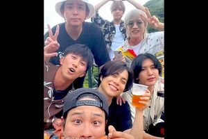 仲良し7人組のジャニーズWEST(公式TikTokより)