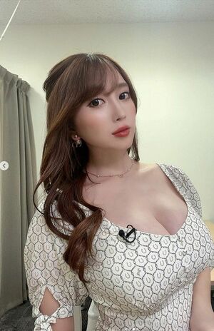 西武・平沼翔太選手との交際、妊娠が報じられた森咲智美（公式インスタグラムより）