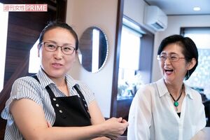 「友達みたいな親子ですよ」とママ友の難波さん　撮影／齋藤周造