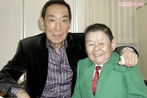 '07年に大阪のパレードで再び共演した藤田さん（左）と白木みのる