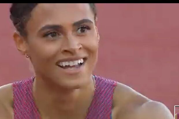 世界陸上の400メートルハードルで金メダルに輝いたマクローフリン選手（TBS系『世界陸上』より）