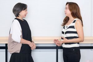 川上麻衣子さん(左)とアン・ユーさん