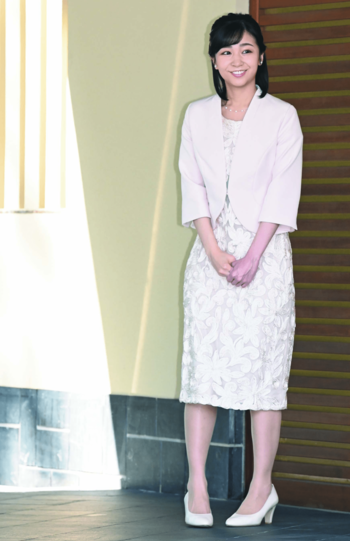 佳子さまの涼しげな夏の装い、フォーマルな“皇室ファッション”を華やか