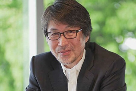 北條元治先生　医学博士。東海大学医学部客員教授。ペンシルベニア大学で培養皮膚を研究後、東海大学にて同研究と熱傷治療に従事。2004年、細胞の製造・保管や再生医療の技術・導入支援を行う株式会社セルバンクを設立し、「肌の再生医療」専門クリニックを創業。現在も社長業とともに再生医療の普及に取り組む。YouTuber。