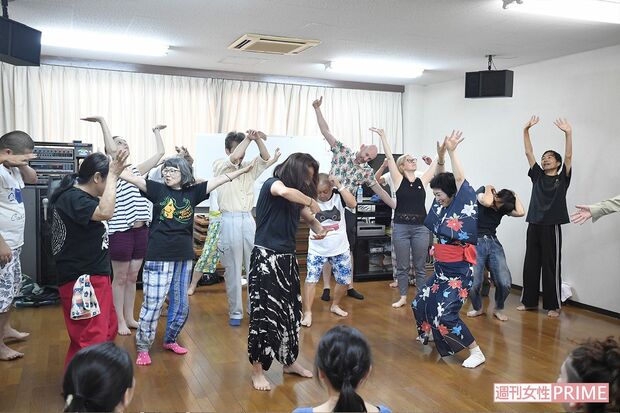 のびのび表現できる壁のない世界へ　詩人、NPO法人『こえとことばとこころの部屋』代表　上田假奈代さん