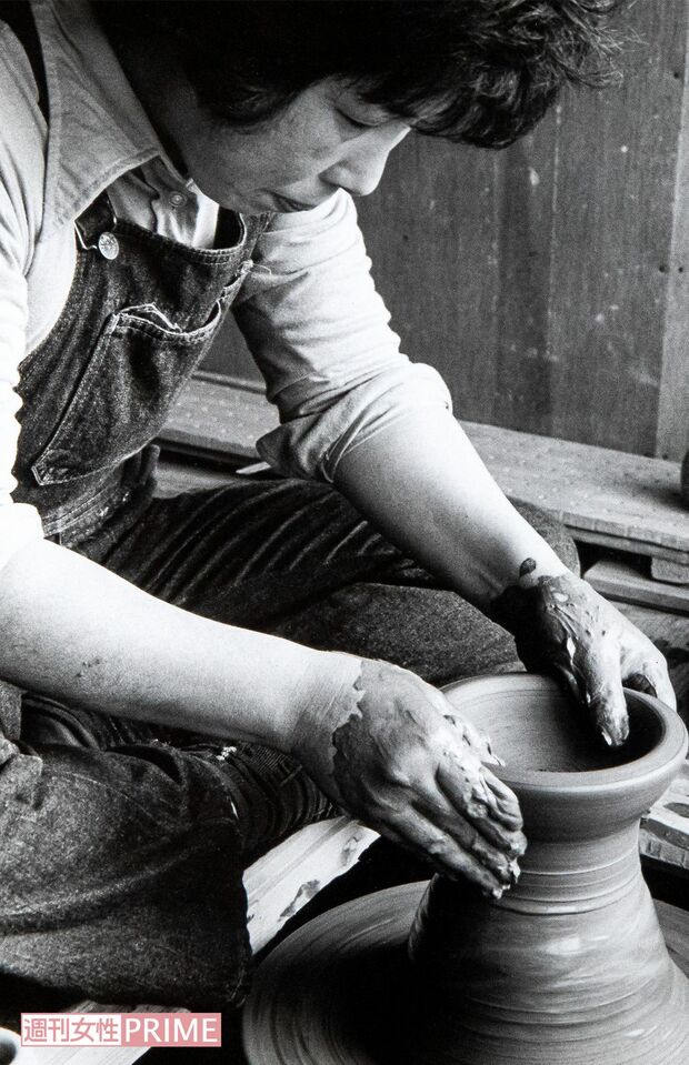 離婚後も、2人の子どもたちの学費を払い、ひとりで育てていくために黙々と作品作りに取り組んだ