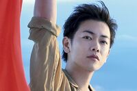 佐藤健が写真集発売　念願だったボリビアの楽園で大人の男の顔見せる