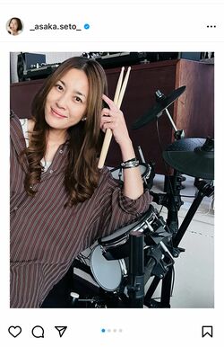 長男がドラムを始めたと報告する、井ノ原快彦の妻・瀬戸朝香(公式インスタグラムより)