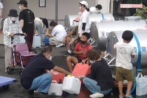 三保の市民サービスセンターに設けられた給水所。ここで警察による非情の所業があったというのだが……