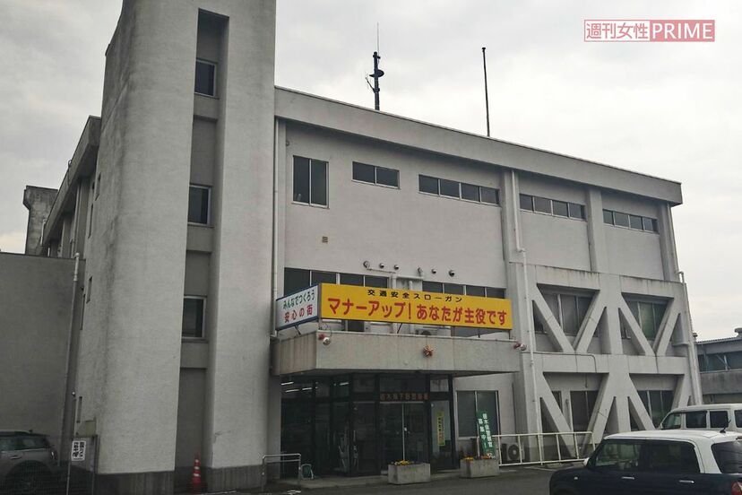 画像 写真 遺体の母親のパスポートで海外へ 逮捕された娘の背景に複雑な家庭環境 廃墟と化した 実家 ニュース概要 週刊女性prime 画像 写真 遺体の母親のパスポートで海外へ 逮捕された娘の背景に複雑な家庭環境 廃墟と化した 実家 ニュース概要 週刊女性prime