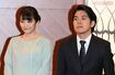 結婚会見に臨む小室眞子さんと小室圭さん(2021年10月26日)