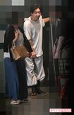 都内の老舗バーの20周年記念パーティーで、バンド演奏を披露した柄本時生（2019年8月）
