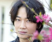 綾野剛、映画『新宿スワン』の役作りで牛丼を噛まずに飲む