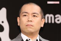 トシ、公園でのイクメンパパ姿！  変装するも顔のカタチですぐにバレる