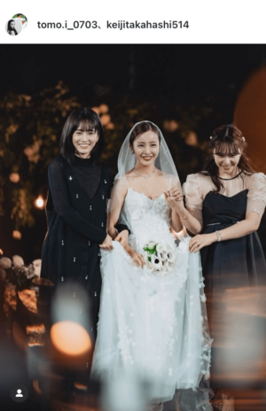 原と同期入団の高橋と元AKB48の板野友美が2024年に挙式(板野のインスタグラムより)