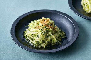 ズッキーニそうめんのナムル（調理／みないきぬこ、撮影／廣瀬靖士）