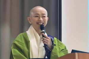 高橋美清さん…1964年生まれ。日本テレビ『おはよう天気』や競輪番組で活躍した元フリーアナウンサー。2014年には歌手デビューを果たした。僧侶としては2011年に得度、2017年に比叡山延暦寺で修行を行い、2020年に天台宗照諦山心月院尋清寺を建立し住職に就任。