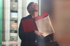 上空に何が気になるものが？