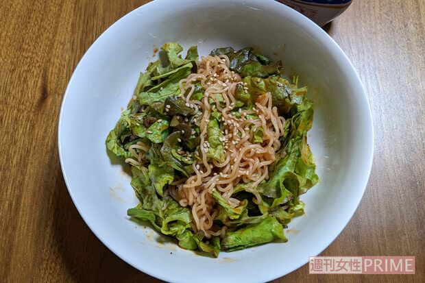 ビビン麺にレタスを混ぜるのもおすすめ！