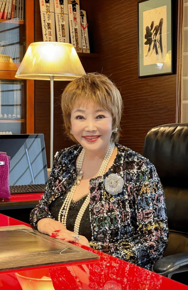 たかの友梨（75）