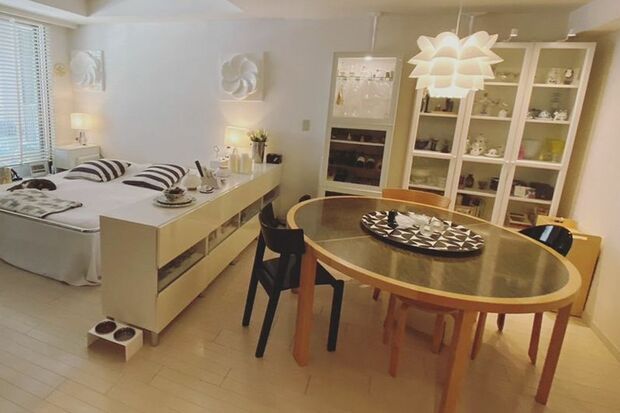 収納にも工夫を凝らした、川上さんの住まい。スウェーデンのお気に入りの雑貨を程よく配置し、自分が最高にくつろげる空間に（本人のInstagramより）