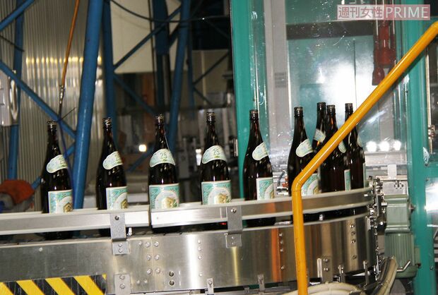 キンミヤ工場でボトル詰めを見学