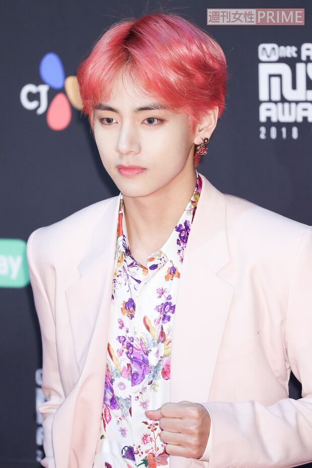 V　撮影／吉岡竜紀