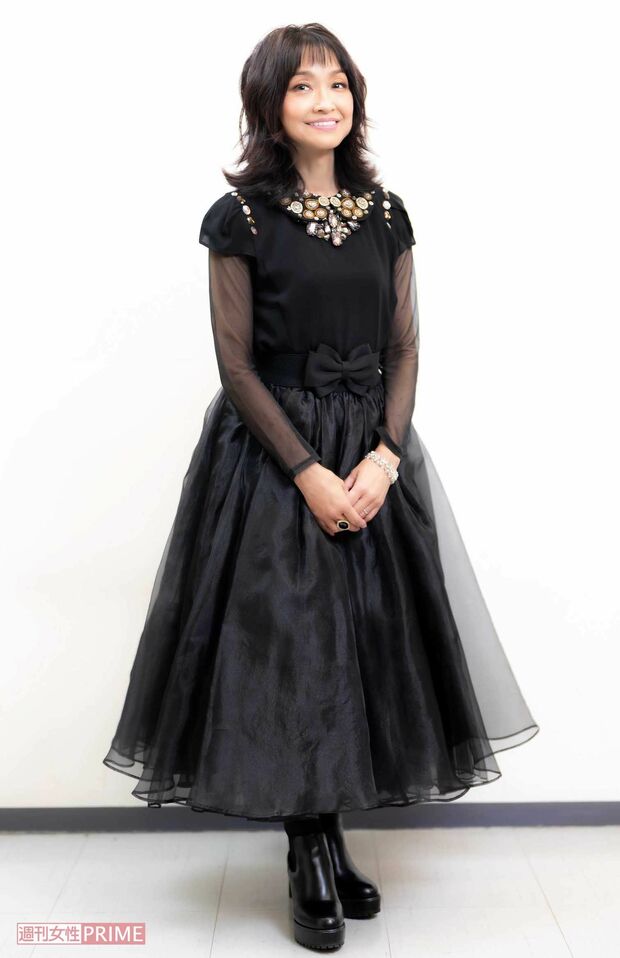 『まちぶせ』の大ヒットで知られる石川ひとみ　撮影／佐藤靖彦