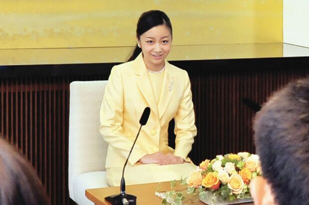 '14年12月、ご成年を迎えるにあたり初会見で記者と問答された佳子さま