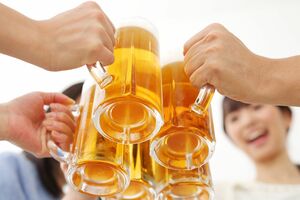 「かんぱ〜い！」というにこやかな雰囲気の裏に、結構な割合の人が「帰りてー」と内心思っている…。あながち事実なのかもしれませんよ