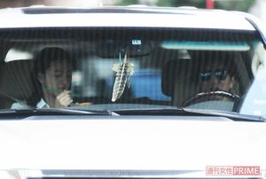 普段は静香の運転する四駆で送迎中の木村。父娘は楽しそうに話していた