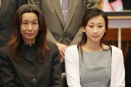 どちらにも似ている！浅田真央の母・匡子さんと姉の浅田舞