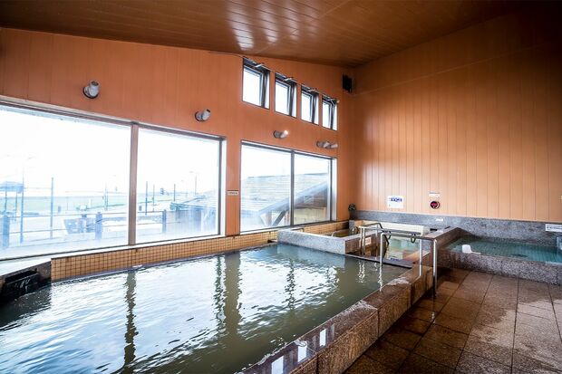 道の駅氷見【富山】の源泉かけ流し温泉（写真提供／浅井佑一）