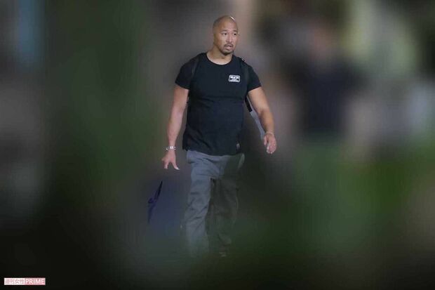 自宅に帰宅した木村拓哉の弟・俊作氏を直撃すると、最初は驚いた様子だったが、A子さんの名前を出すと30分以上にわたり興奮してまくし立てた