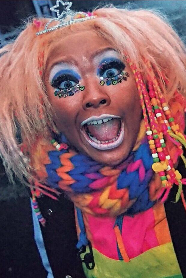 「自分より目立つ子がいると、目をそらしてましたね」