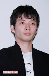 映画『ノン子36歳（家事手伝い）』舞台挨拶（’08年）。売れなかった元芸能人のヒロインの心を開く、素朴でまっすぐなヒヨコ売りの青年を熱演　撮影／週刊女性写真班